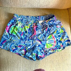 Lilly Pulitzer Run Around Shorts Size M